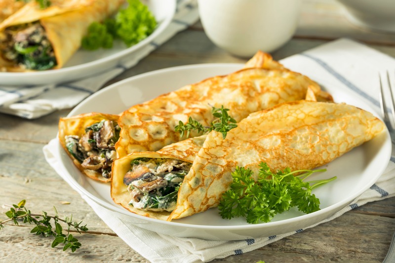 crespelle vegan condite con funghi e spinaci